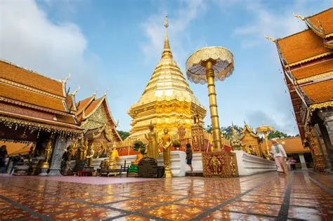  Wat Phra That Doi Suthep! Kohtaaminen Thaimaan henkimaailman kanssa Chiang Maissa